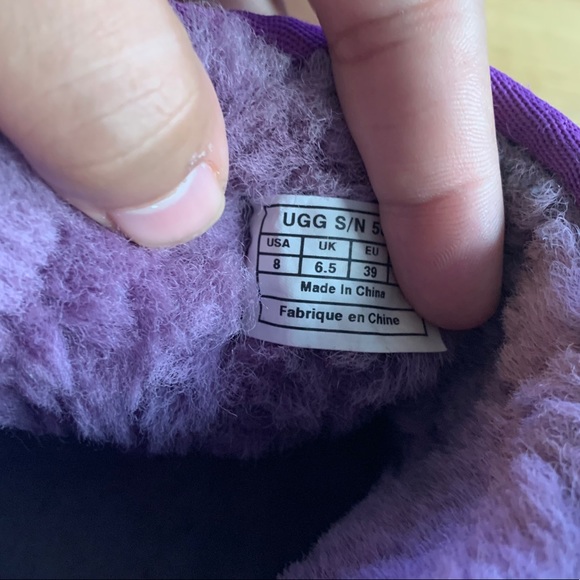Used UGGS - Picture 6 of 6